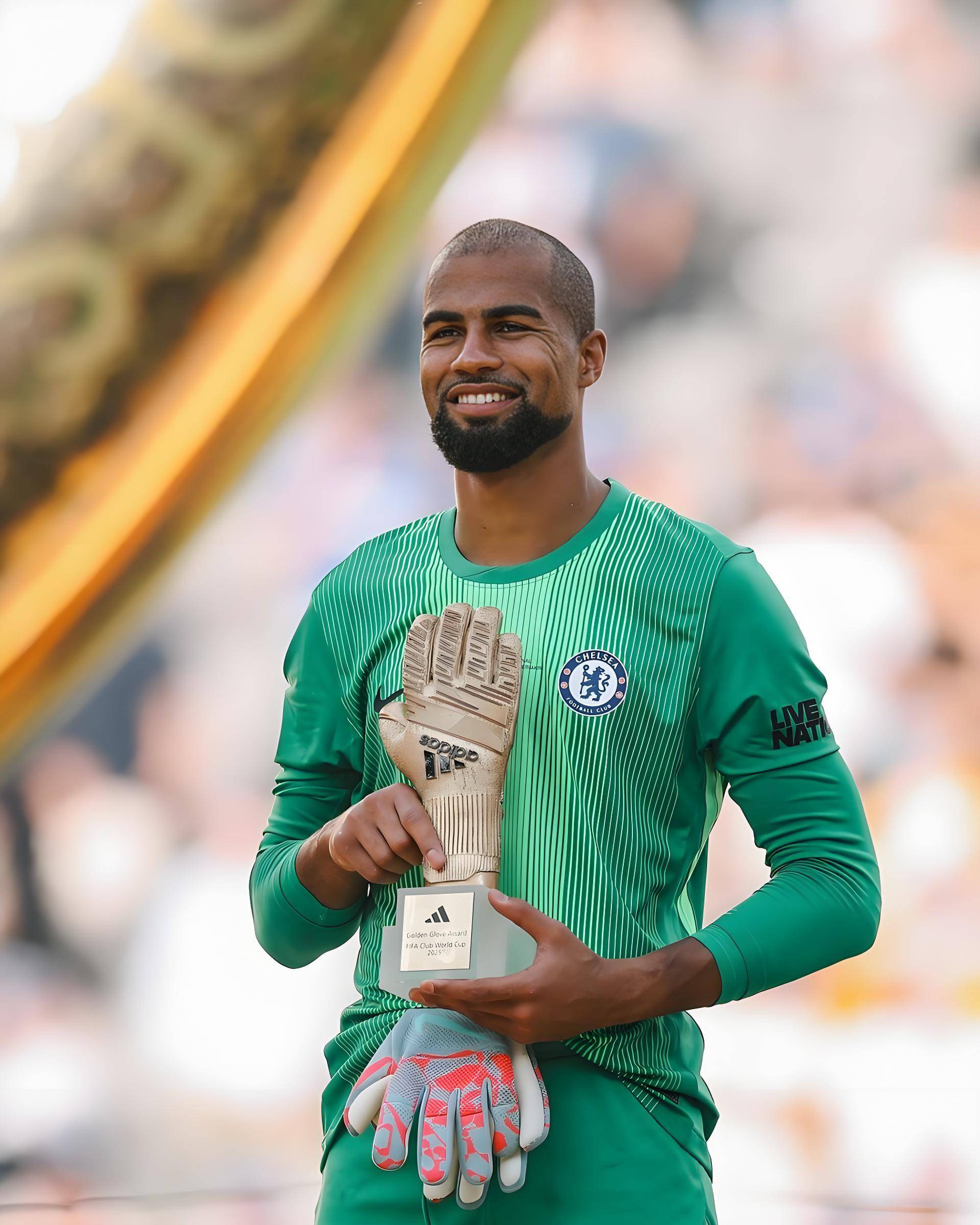 爱游戏平台窗口期体能课后，切尔西防线松动备战荷甲，悬念犹存，控场能力受关注(防务新观察最新一期)