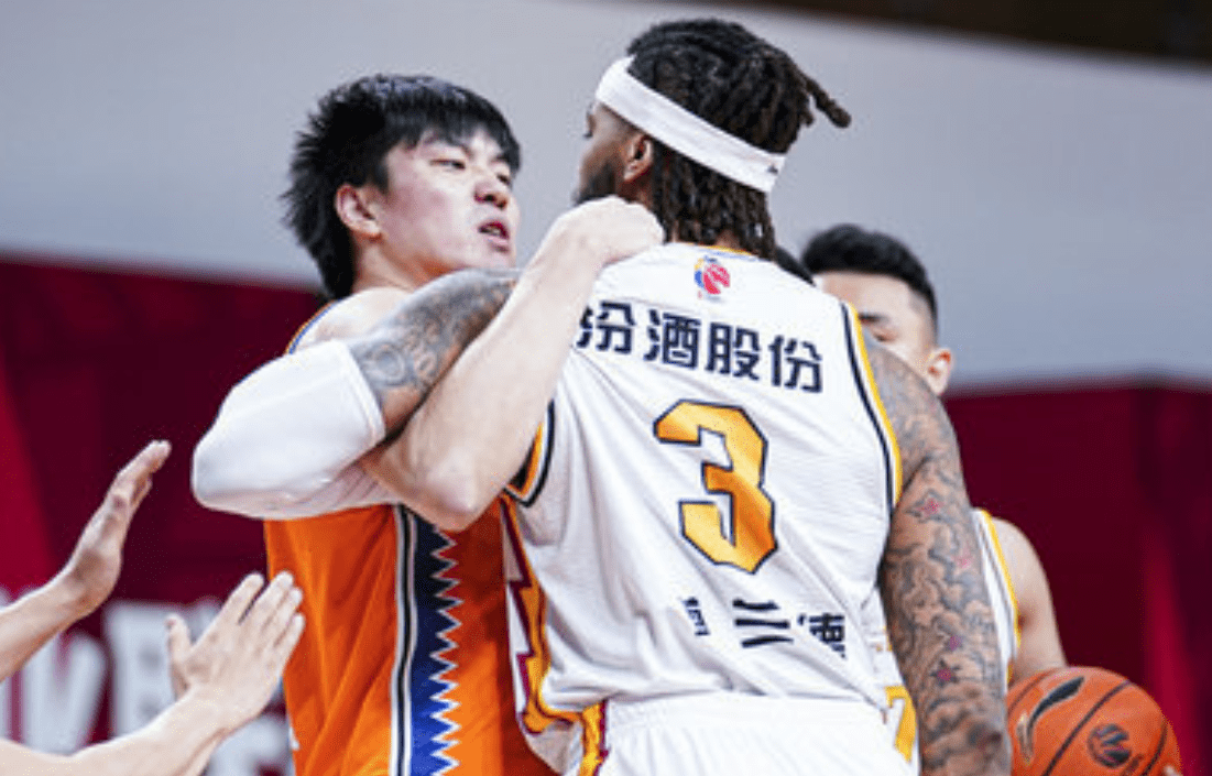 爱游戏清晨孟菲斯灰熊调整名单以备CBA季后赛，迎来里程碑环节打磨，引发热议，阵容厚度经受考验的简单介绍